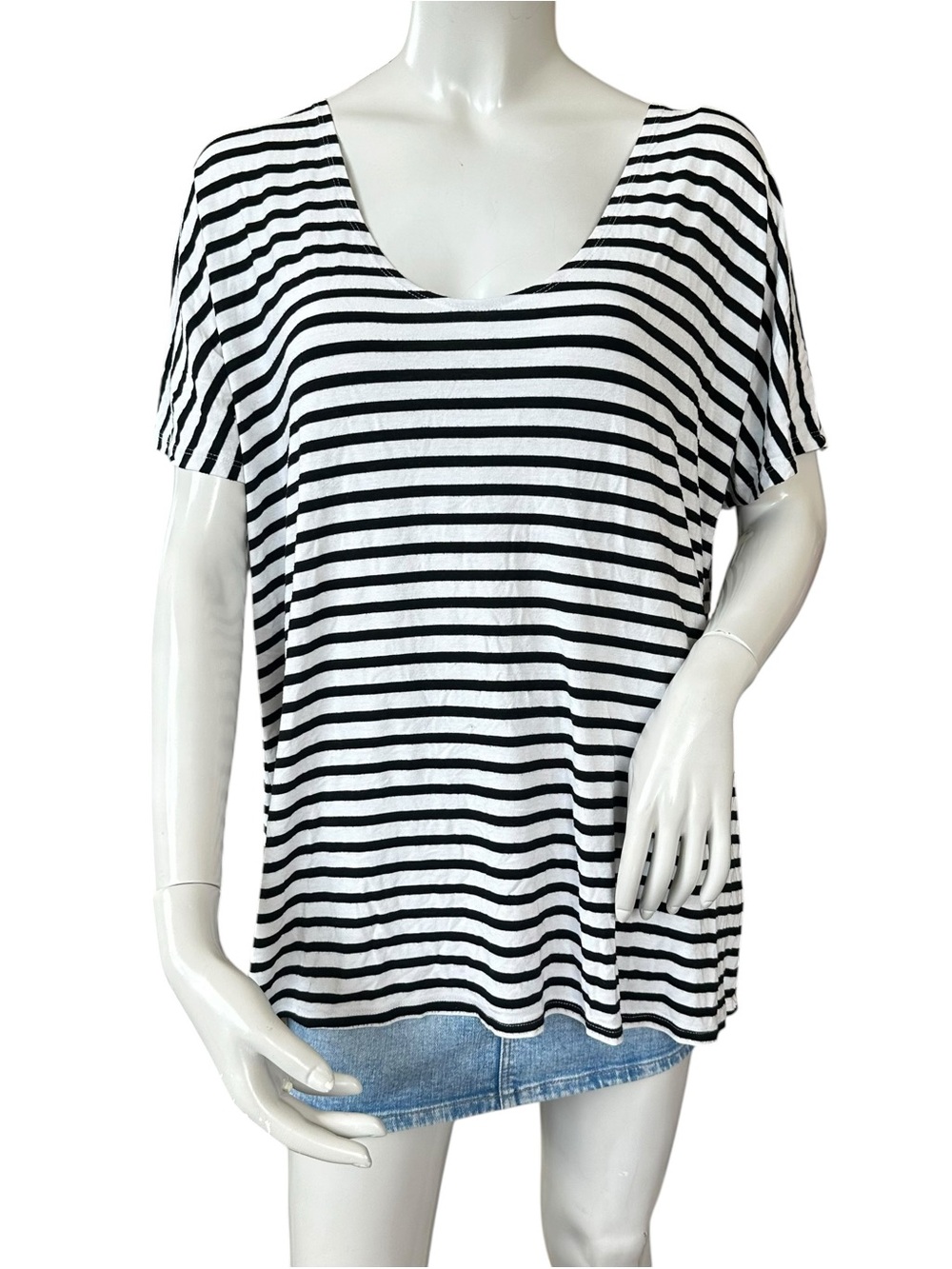 Quince Bamboo Jersey Black & White Striped Maternity V-Neck Tee Size Medium